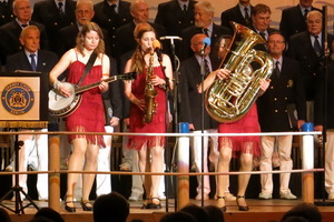 Shanty-Chor Berlin - November 2014 - Weihnacht auf See - Zu Gast: die Brassgirls