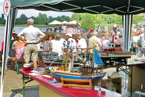 Shanty-Chor Berlin - August 2014 - Modellboot-Börse im Britzer Garten