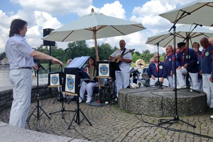 Shanty-Chor Berlin - August 2014 - Modellboot-Börse im Britzer Garten (Foto: Karola Köhler)