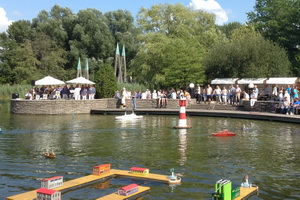 Shanty-Chor Berlin - August 2014 - Modellboot-Börse im Britzer Garten (Foto: Karola Köhler)