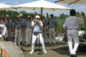 Shanty-Chor Berlin - Juli 2025 - Modellboottreffen im Britzer Garten